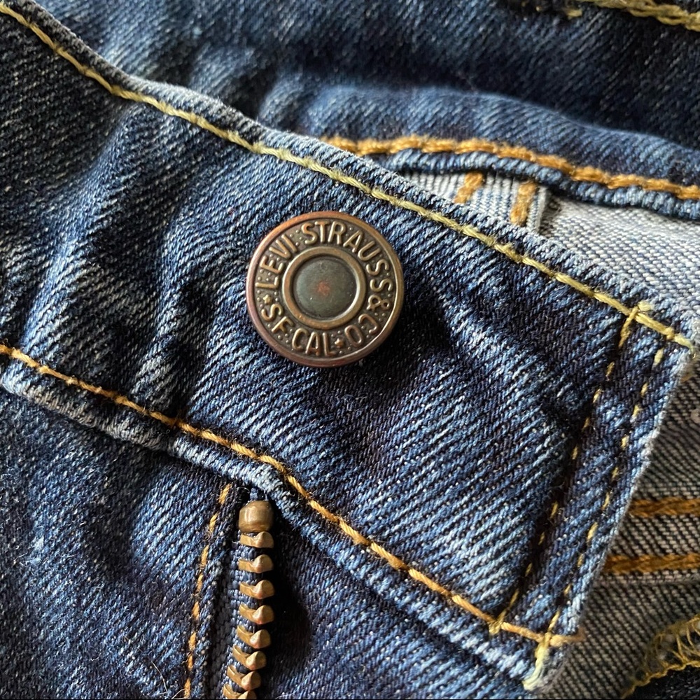 Levi’s - Picture 2 of 3